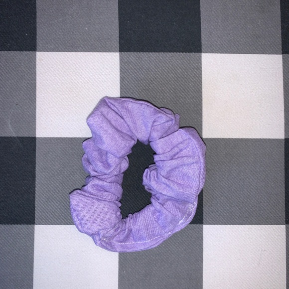 Purple Face Mask and Scrunchie Set - Picture 4 of 4